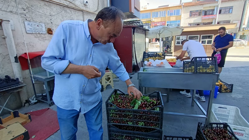 Erzincan’daki Pazar, market ve tezgahlarda yerini almaya başlayan merkez ile
