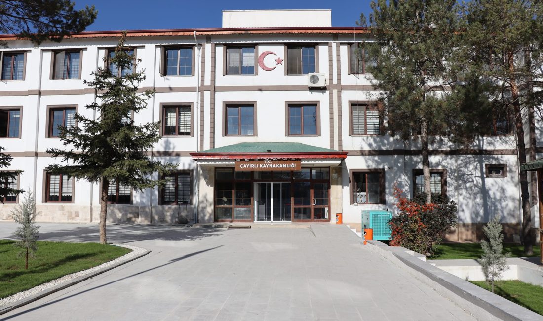 Resmi Gazete’ de yayımlanan Mülki İdare Amirler Atama Kararnamesiyle Erzincan’da