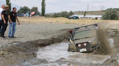 Erzincan Valiliği Erzincan Belediyesi ve Erzincan OFF ROAD kulübünün destekleri