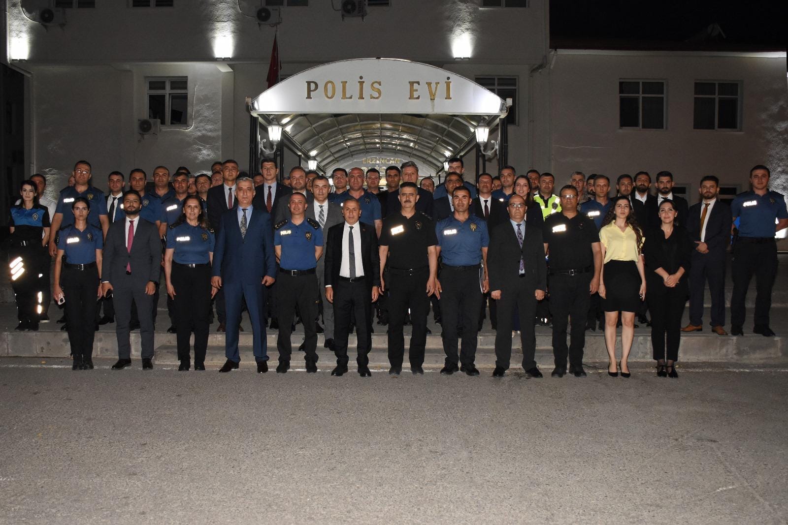 Erzincan İl Emniyet Müdürlüğü'nde “Rütbe Terfi Töreni ve Birim Amirleri”