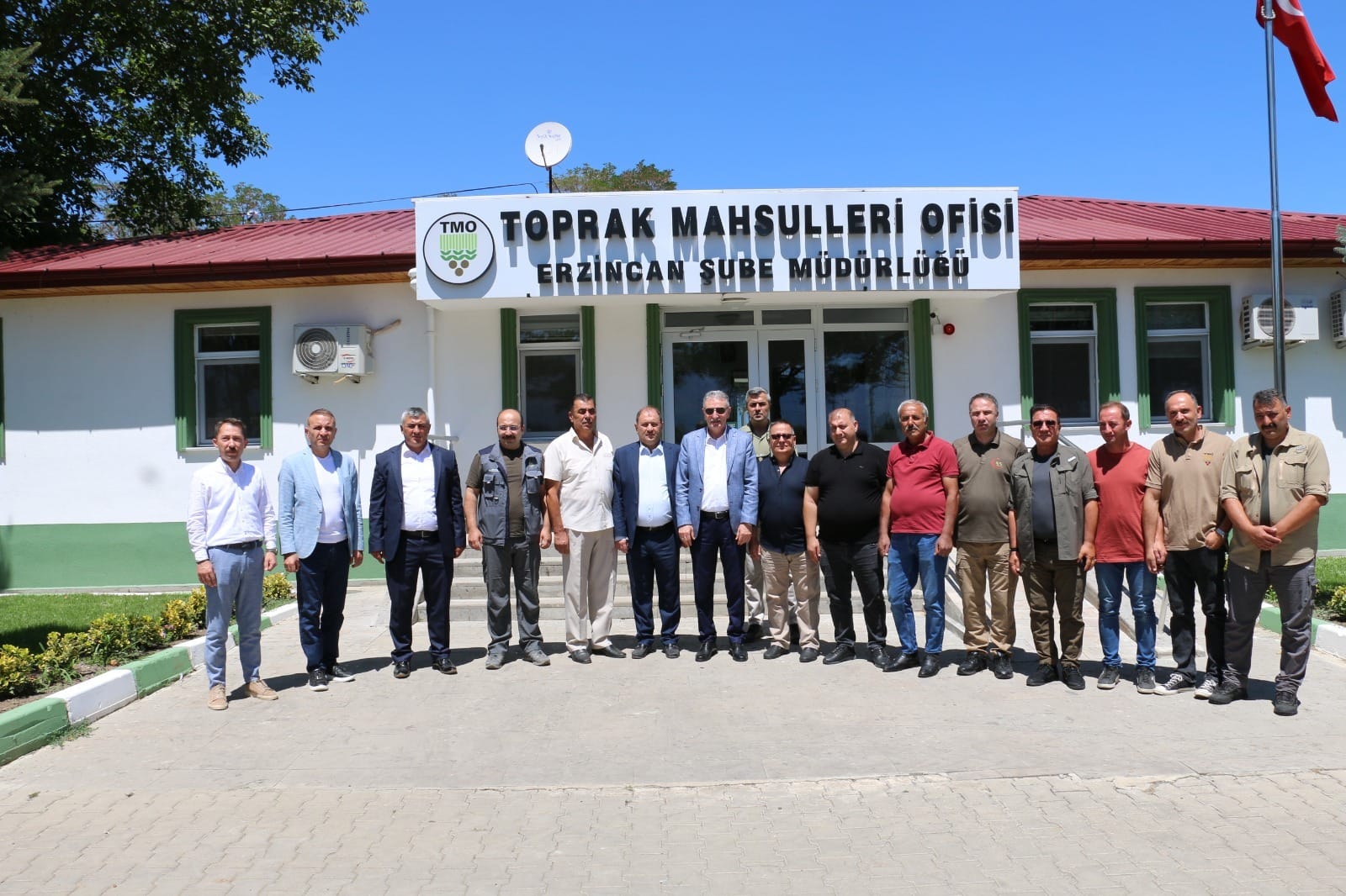 Türkiye’de devam eden hububat hasadı boyunca illerde incelemelerde bulunan Genel