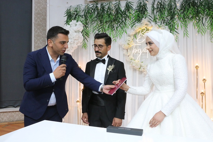 Erzincan Vali Yardımcısı Mehmet Emre Canpolat, Belediye çok amaçlı salonda