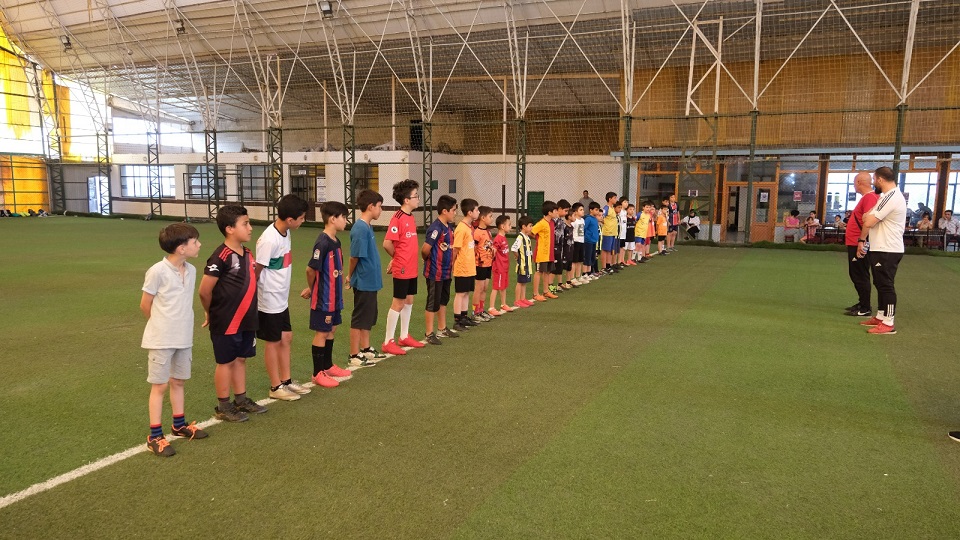 Her yıl yüzlerce çocuğu spor okullarında bir araya getiren Erzincan