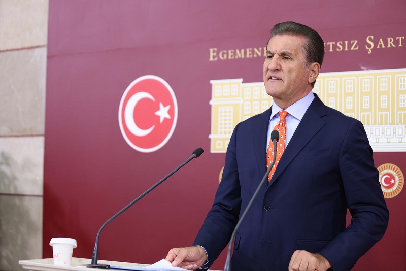TBMM’ de basın açıklamasında bulunan Cumhuriyet Halk Partisi Erzincan Milletvekili