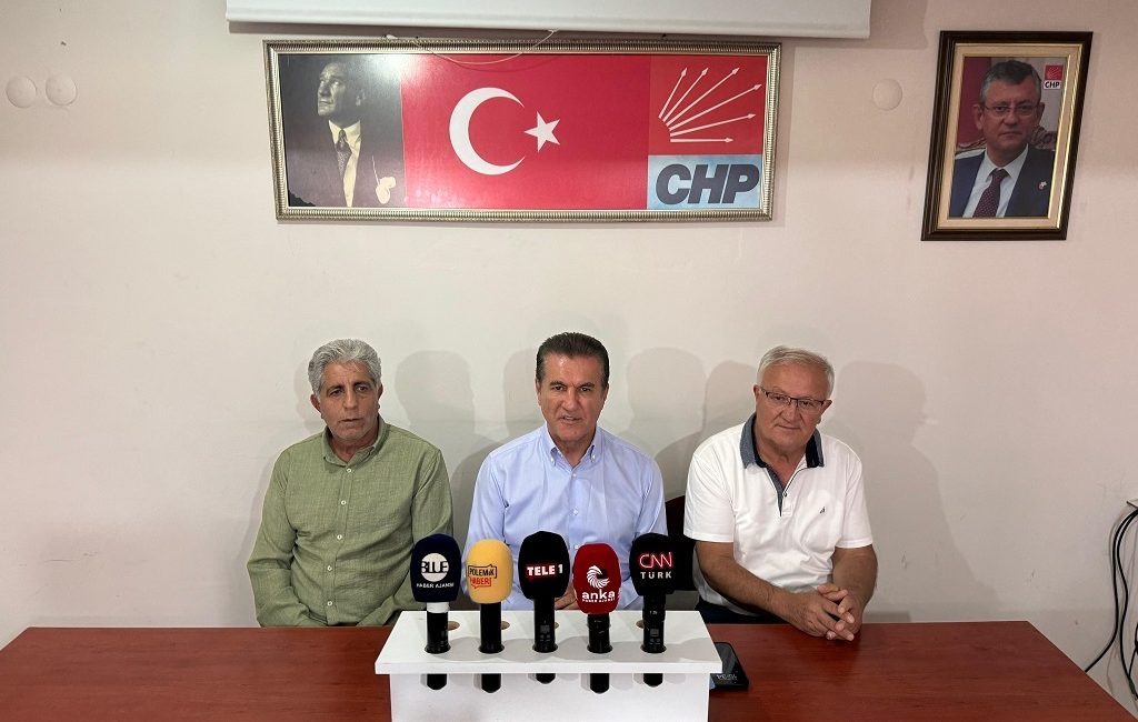Cumhuriyet Halk Partisi Erzincan Milletvekili Mustafa Sarıgül Parti binasında basın