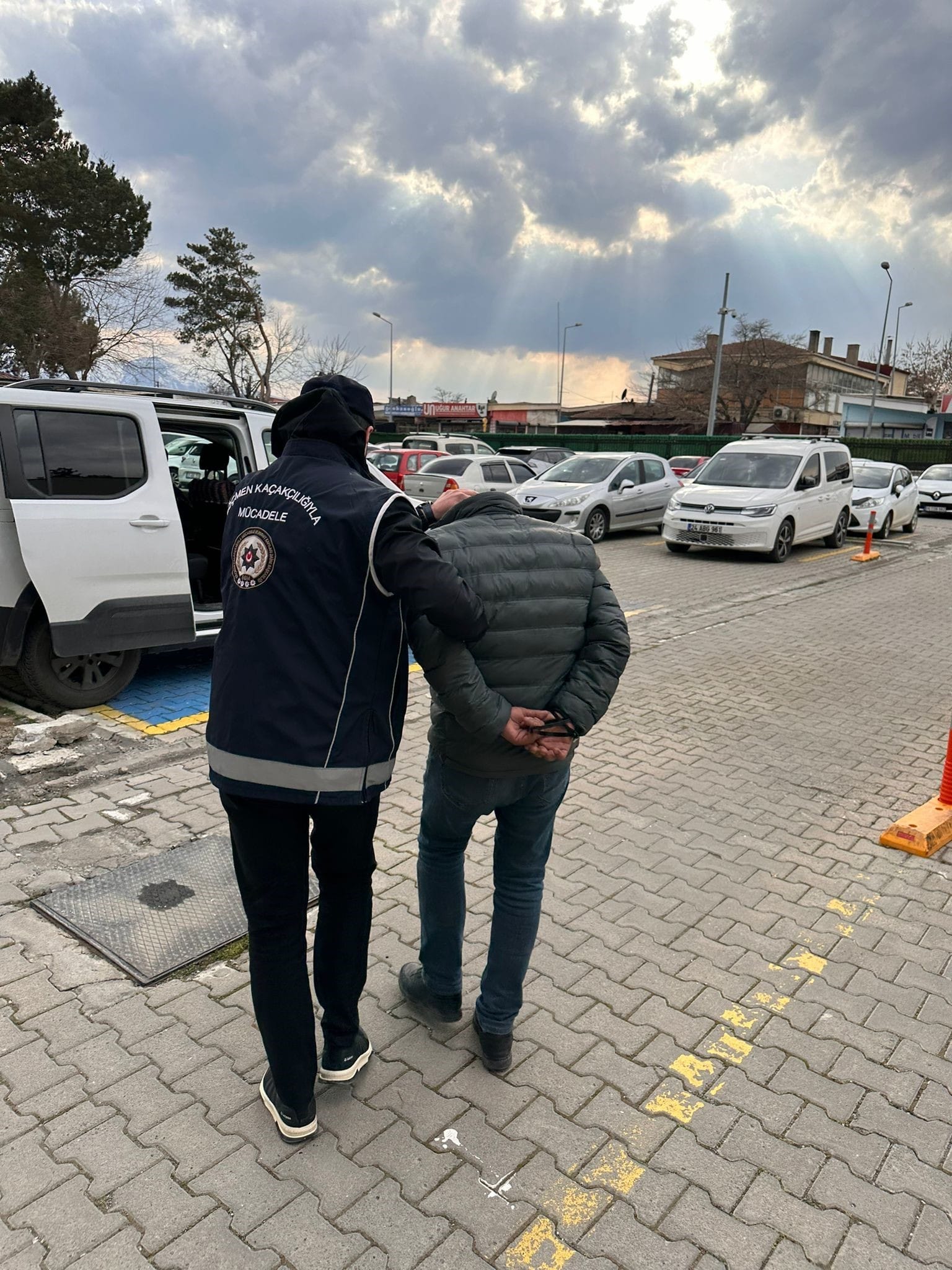 Erzincan İl Emniyet Müdürlüğü ekiplerince ” Aranan Şahıslar Yönelik” yapılan