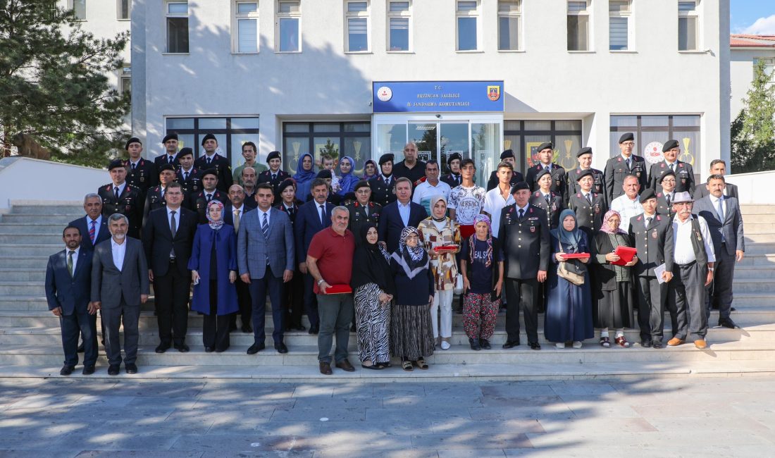 Vatan vazife uğrunda aziz milletin geleceği bayraklaşan, vatan için şahadete