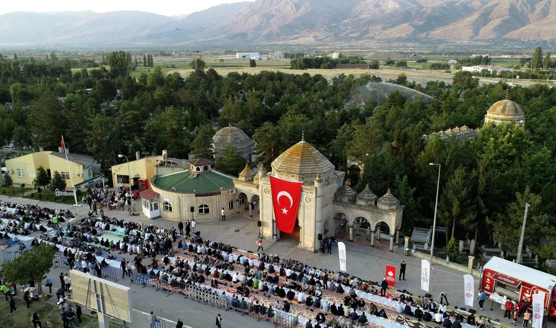 Erzincan’ın manevi önderlerinden Terzi Baba'yı yad etmek amacıyla düzenlenen "Terzi