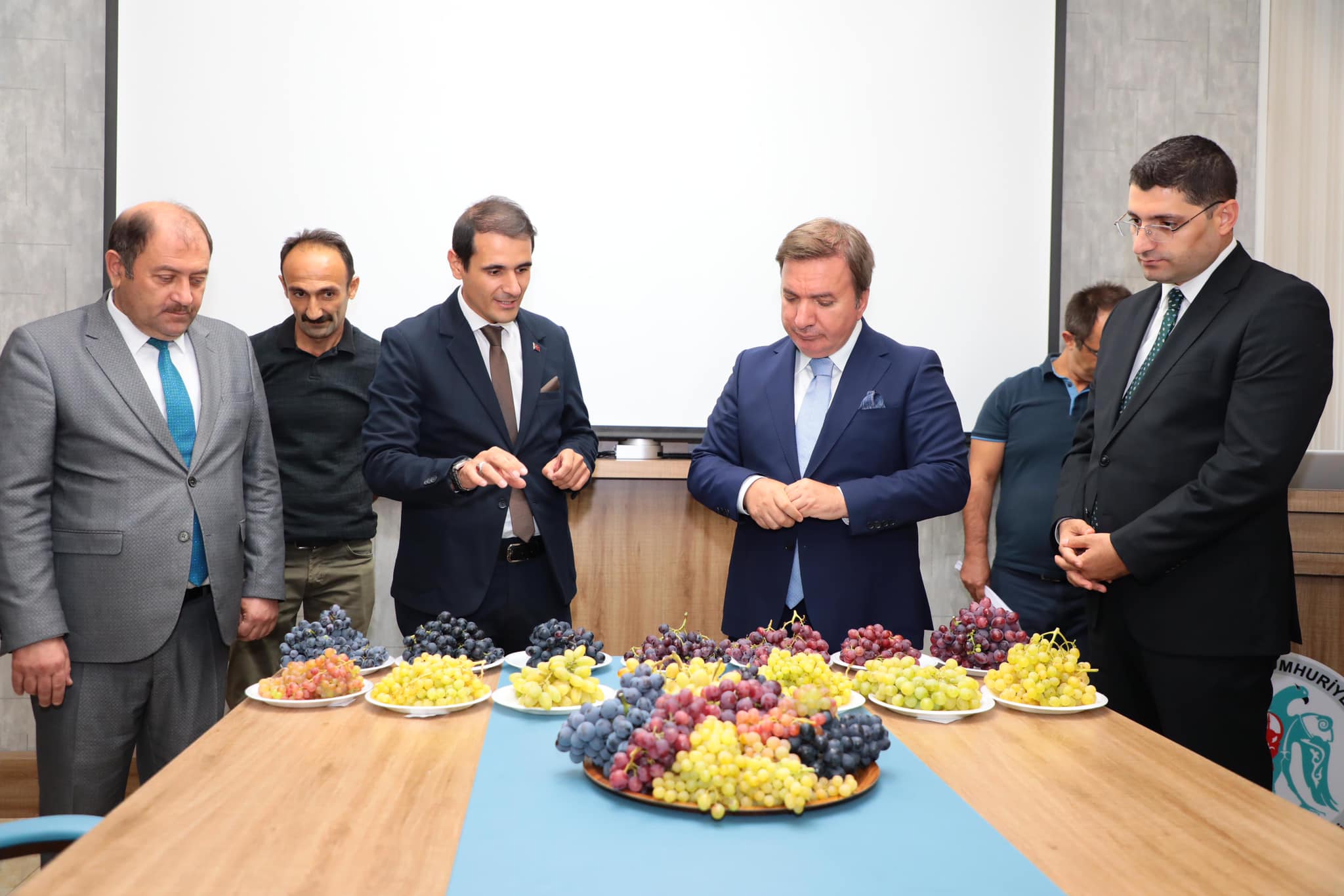 Coğrafi Tescilli Çimin Üzümünün çeşitlerinin de üretiminin arttırılması konusunda Erzincan