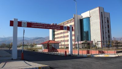 Gençlik ve Spor Bakanı Dr. Osman Aşkın Bak, yükseköğrenim öğrencileri