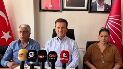 CHP Erzincan Milletvekili Mustafa Sarıgül, CHP Erzincan İl Başkanlığında bir