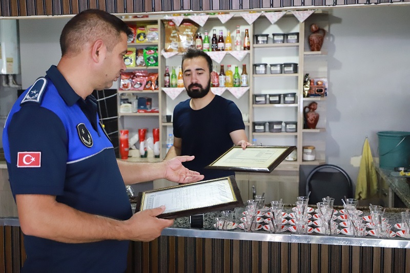 Erzincan Belediyesi Zabıta Müdürlüğü ekipleri, halkın gıda güvenliğini korumak amacıyla