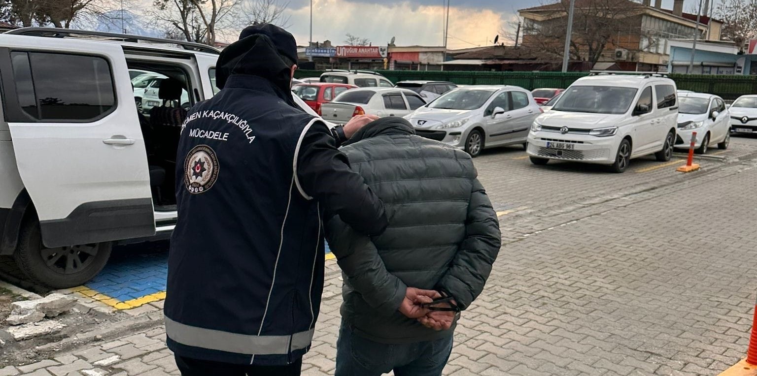 Erzincan Polisi araması bulunan şahıslara yönelik yaptığı operasyonda 24 yıl
