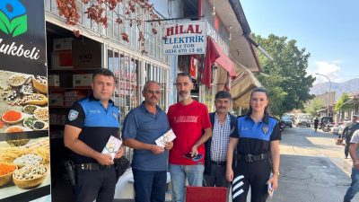 Toplum Destekli Polislik Şube Müdürlüğü semt pazarlarında bulunan esnaf ve