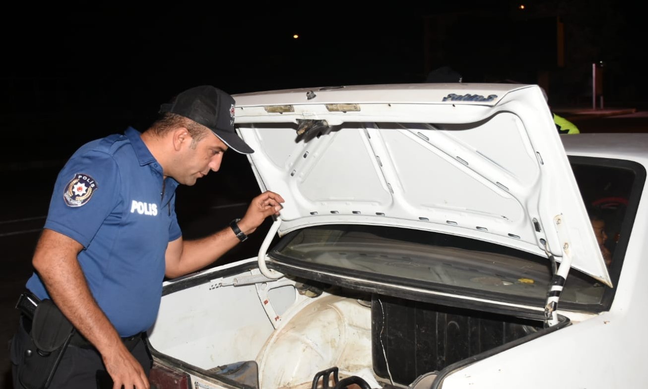 81 İlde Silah Kaçakçılarına ve Ruhsatsız Silah Taşıyan Şahıslara Yönelik