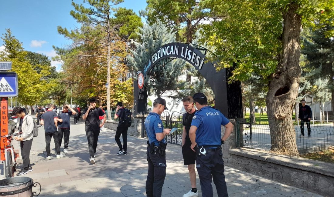 Erzincan İl Emniyet Müdürlüğü ekipleri güvenli okul uygulaması kapsamında okul