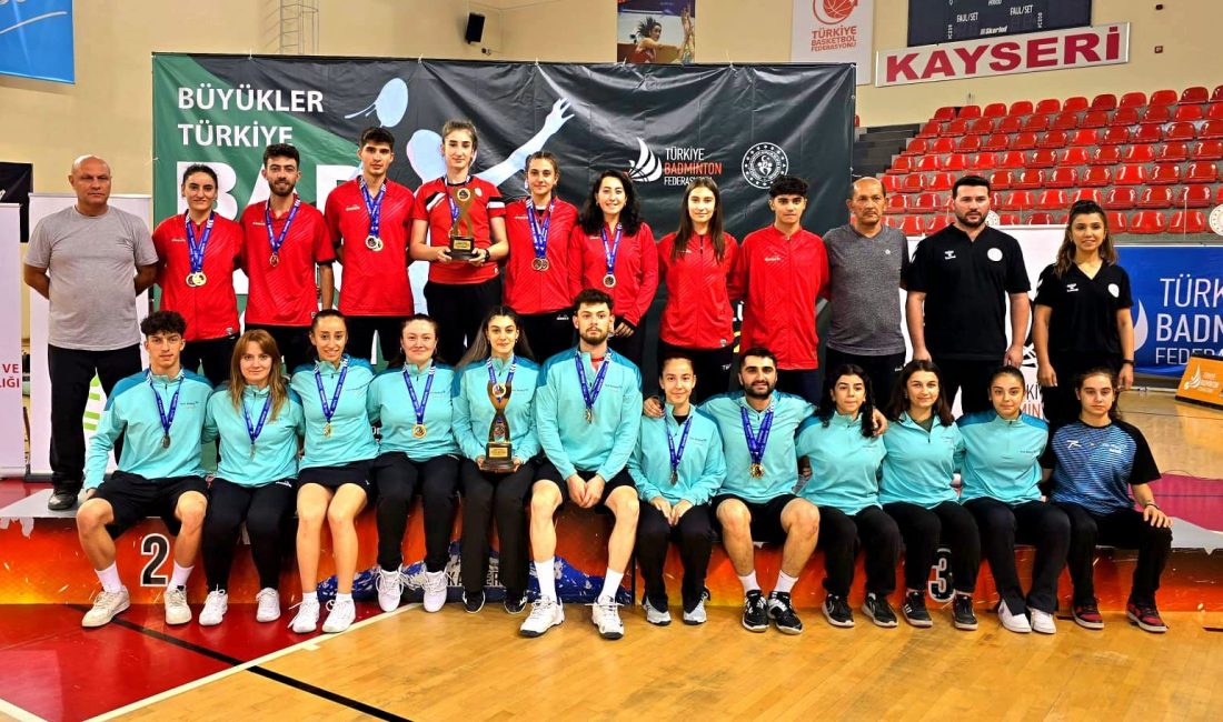 Kayseri ilinde yapılan Büyükler Badminton Türkiye Şampiyonasında Erzincanlı sporcular Türkiye