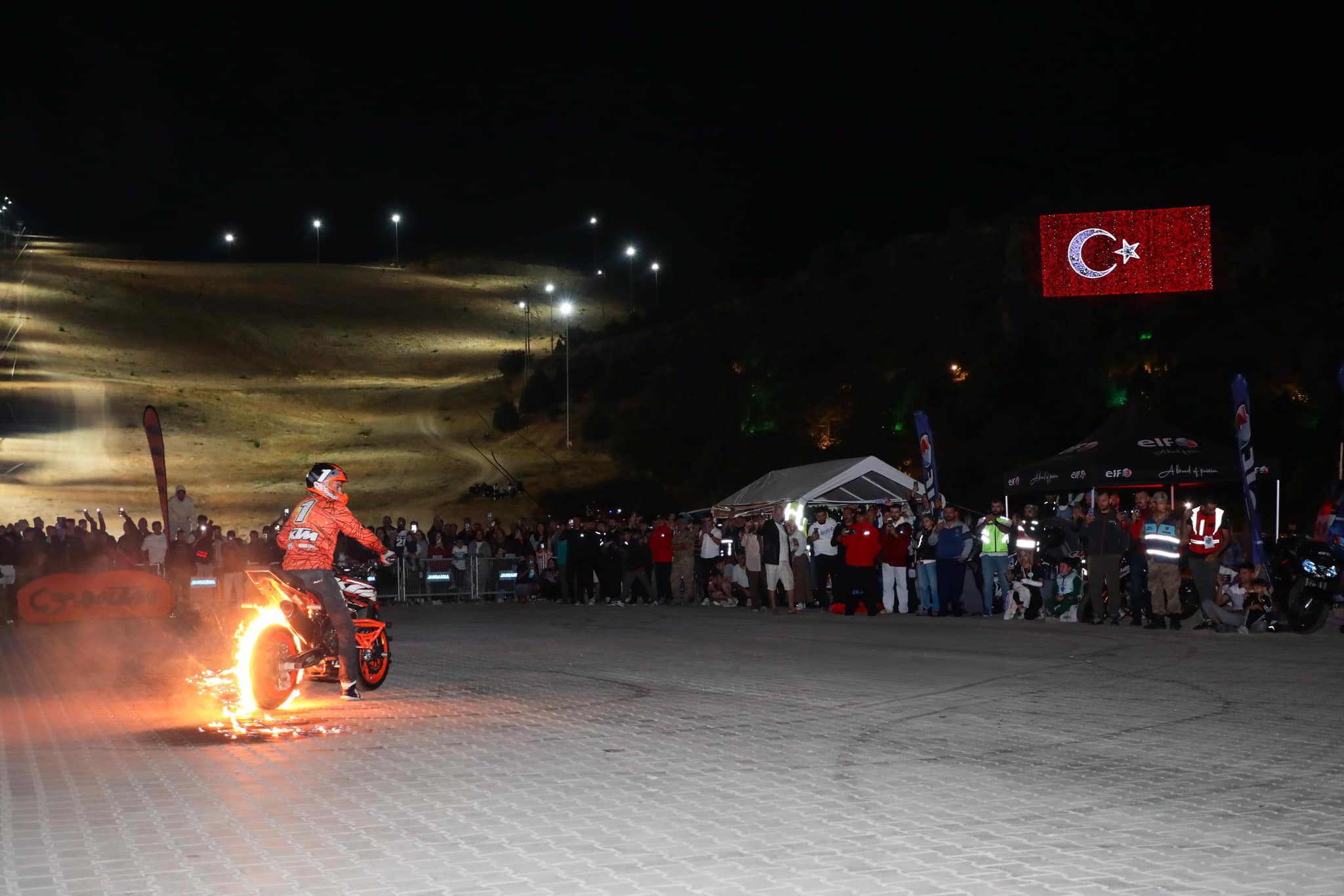 Erzincan’da Türkiye Şampiyonu ünlü akrobasi şovmeni Bilal Birkan Polat Ergan