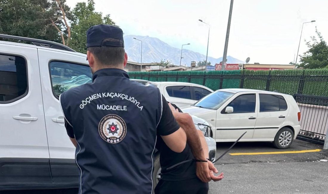 Erzincan Polisi Akyazı uygulama noktasında araç içerisinde yasa dışı yollarla