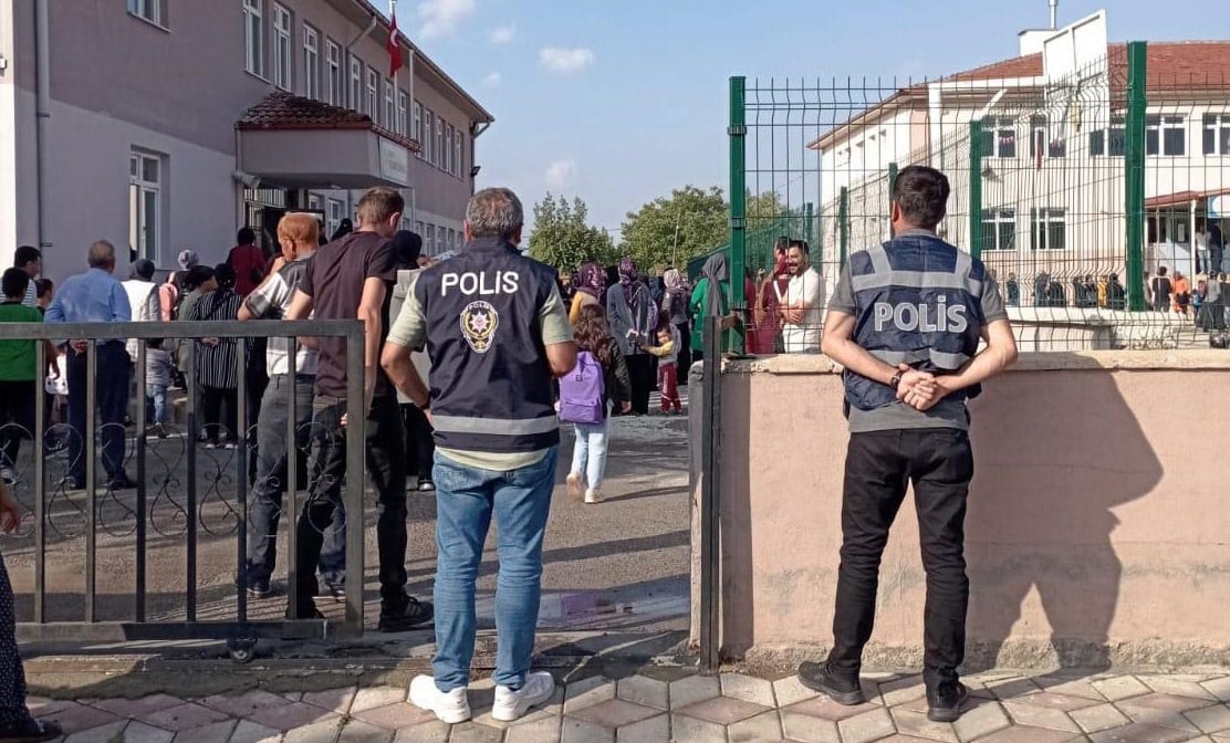 Erzincan Polisi Türkiye genelinde eş zamanlı olarak yapılan, çocuk ve