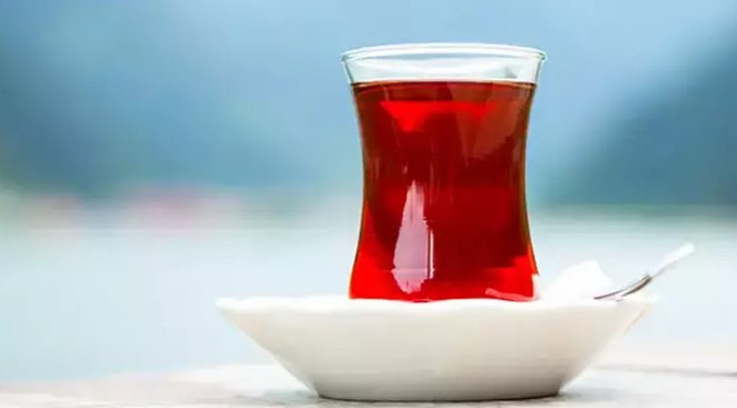 Çaykur kuru çay fiyatlarında yüzde 18 düzenlemeye gitti. Ülkede yüzde