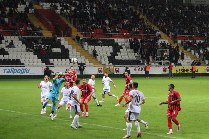 TFF 2. Lig Beyaz gurup 4’ncü hafta mücadelesinde gurubun iddialı
