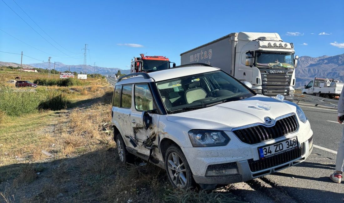 Erzincan-Erzurum Karayolu Üzümlü İlçesi'ne yakınlarında meydana gelen trafik kazasında karayolları