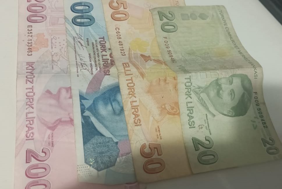Çalışma ve Sosyal Güvenlik Bakanı Vedat Işıkhan, sosyal medya hesabından