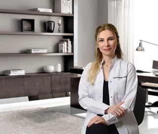 Özel Kaşkaloğlu Göz Hastanesi Başhekimi Doç. Dr. Bilgehan Sezgin Asena,