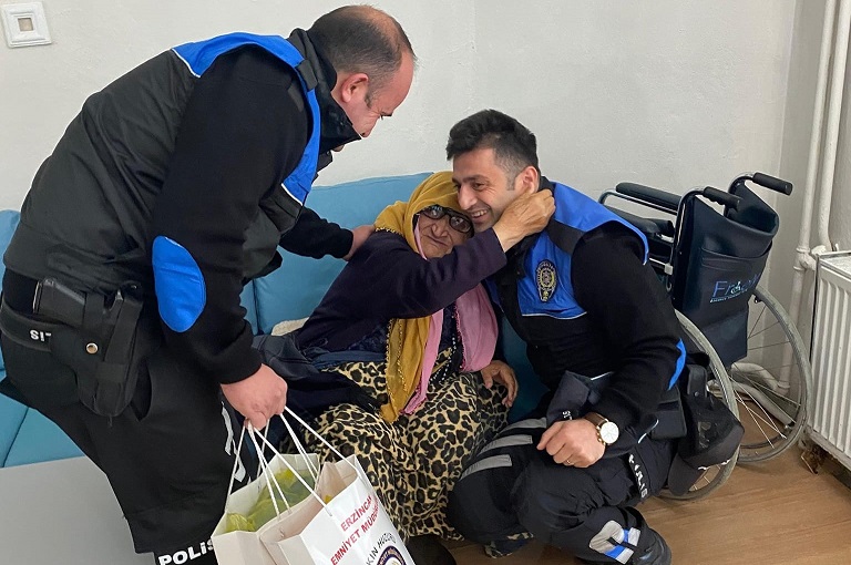 Erzincan İl Emniyet Müdürlüğü Toplum Destekli Polislik Şube Müdürlüğü personelleri