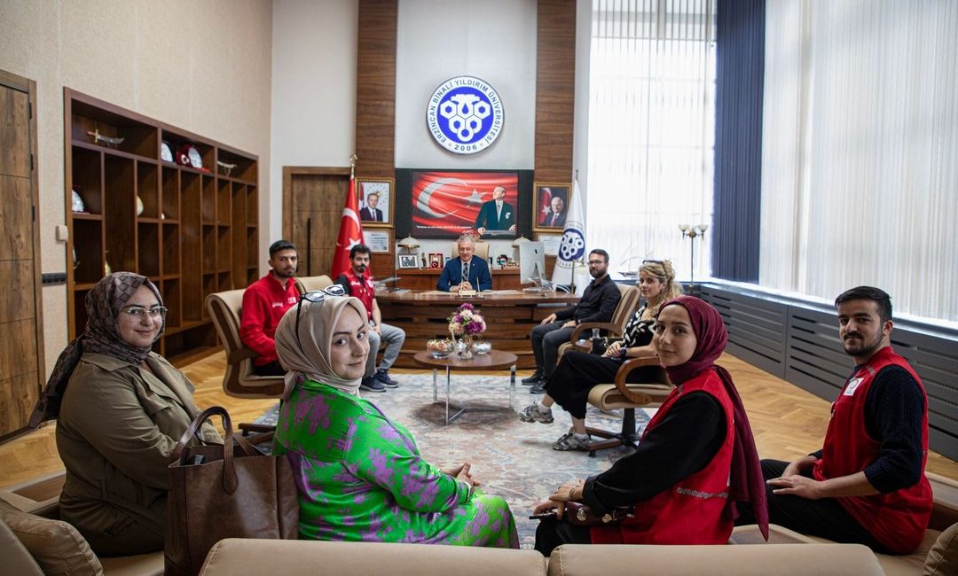 Erzincan Binali Yıldırım Üniversitesi Genç Kızılay yeni yönetimi, Rektör Prof.