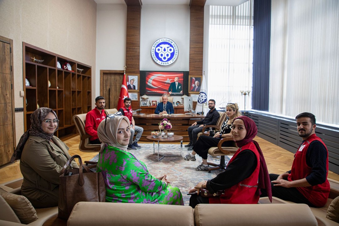 Erzincan Binali Yıldırım Üniversitesi Genç Kızılay yeni yönetimi, Rektör Prof.