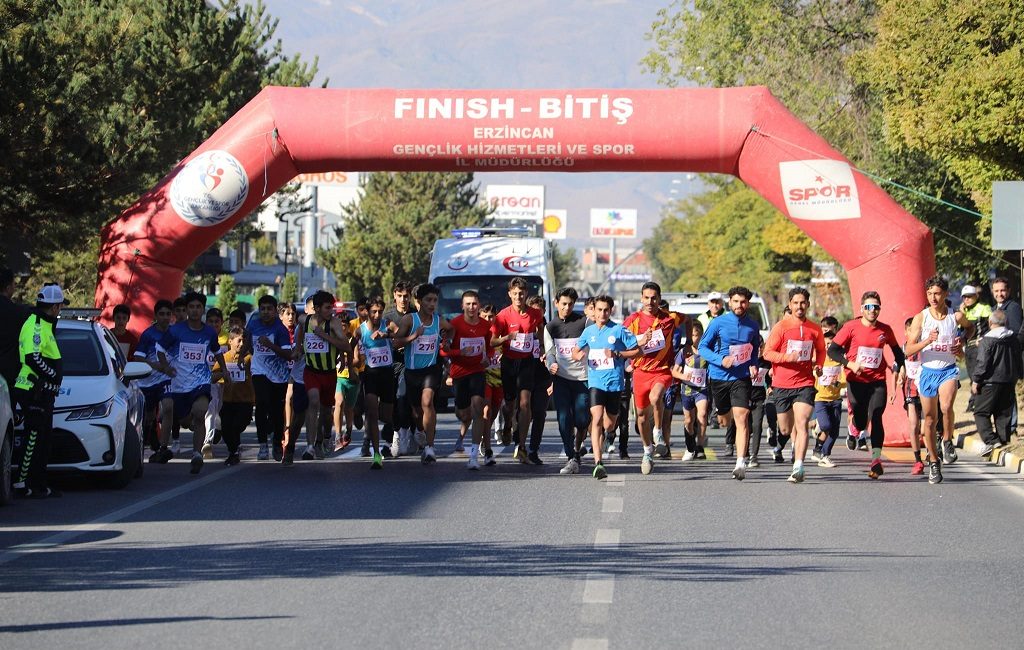 29 Ekim Cumhuriyet Bayramı kutlama programı çerçevesinde Erzincan Gençlik ve