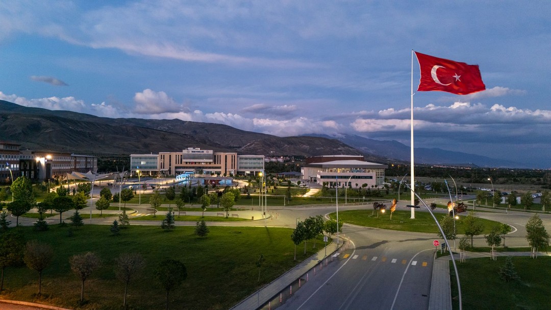 Erzincan Binali Yıldırım Üniversitesi, yaşlı bireylerin aktif ve sağlıklı yaş