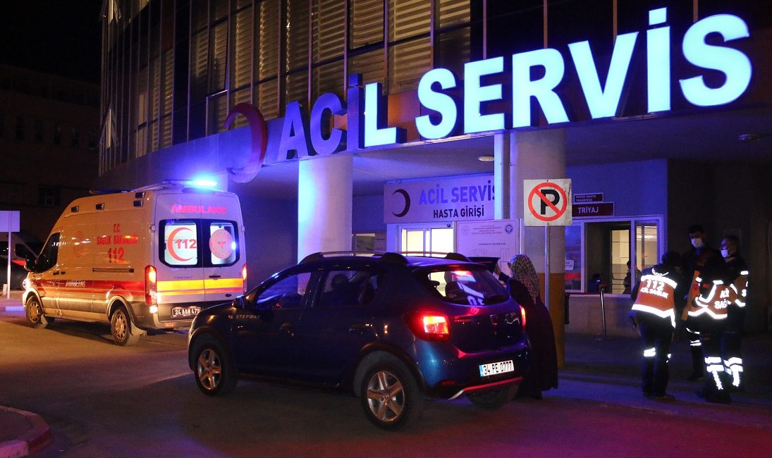 Dün akşam saatlerinde Erzincan Erzurum Karayolu Akyazı kavşağında meydana gelen