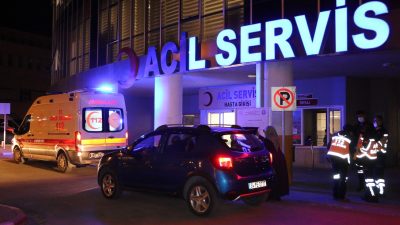 Dün akşam saatlerinde Erzincan Erzurum Karayolu Akyazı kavşağında meydana gelen