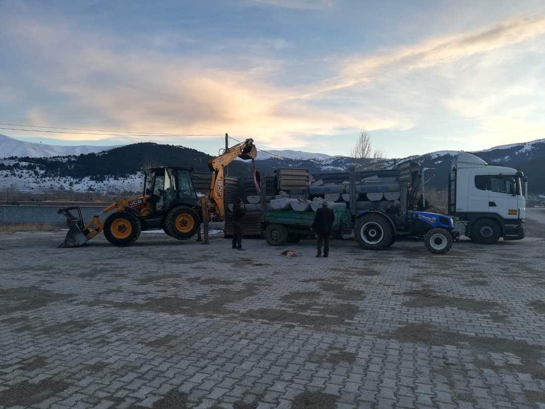 Erzincan’da köylerdeki meralarda otlayan hayvanların günlük su ihtiyaçlarının giderilmesi ve