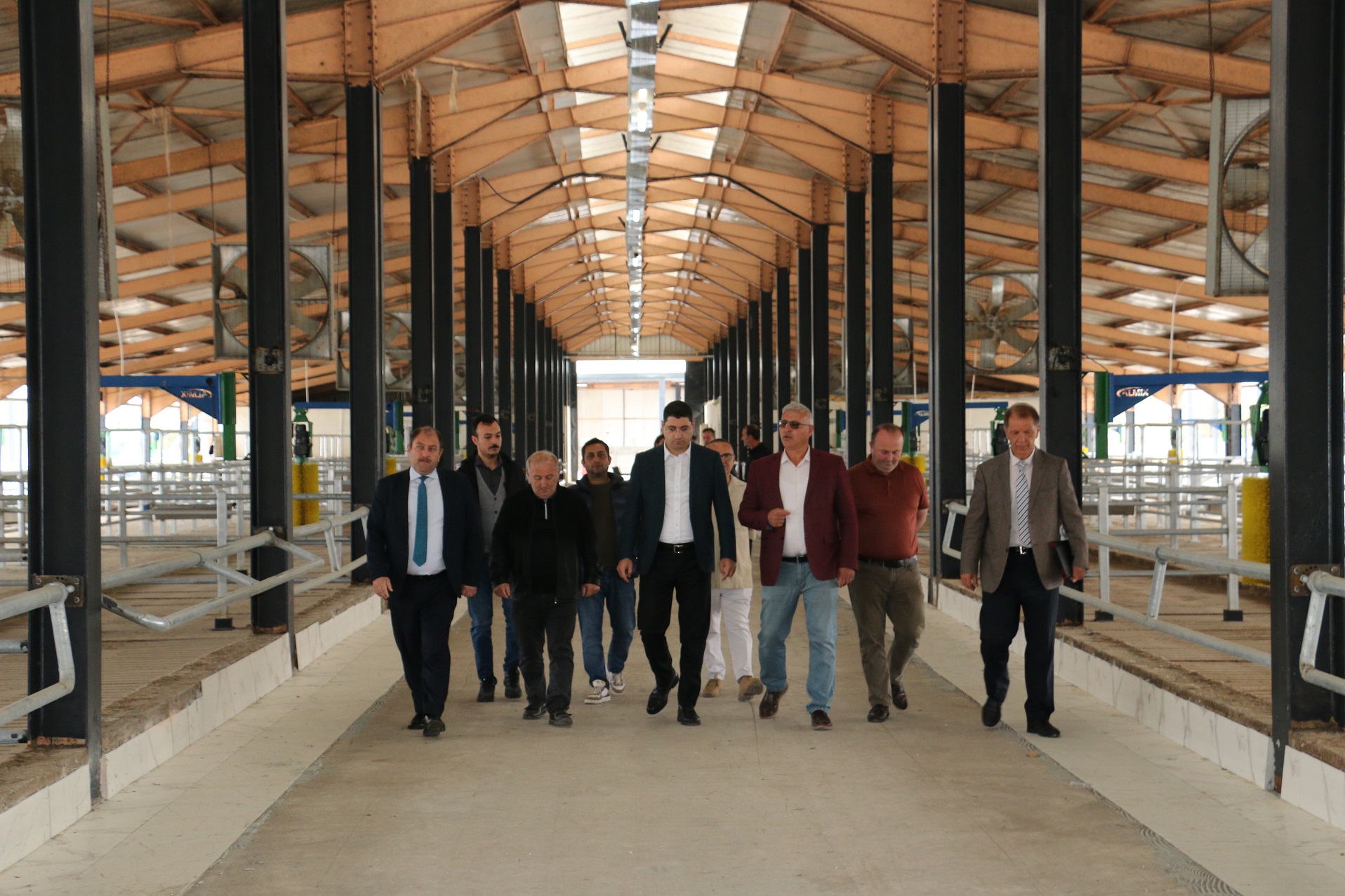 Erzincan tarım sektöründe gerek bitkisel gerekse hayvansal üretime yönelik olarak