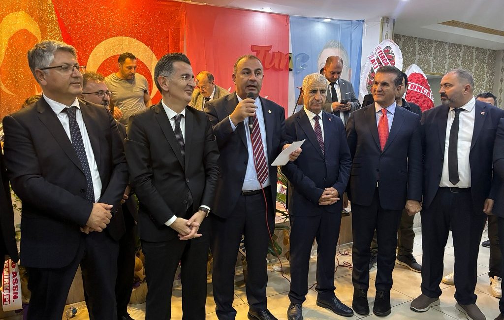 Cumhuriyet Halk Partisi Erzincan İl Kongresi geniş katılım ile gerçekleştirildi.