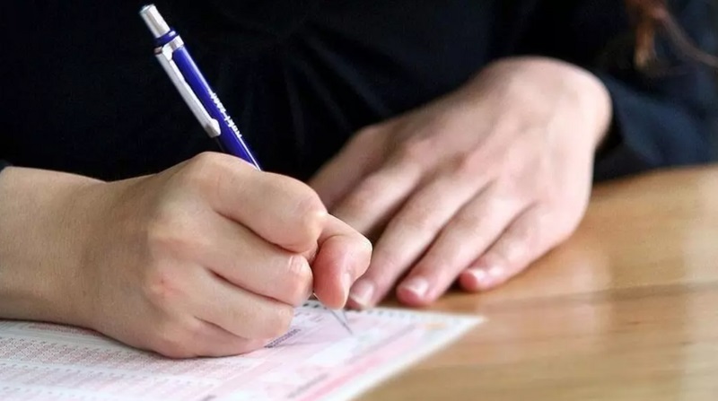 Milli Eğitim Bakanlığı (MEB), açık öğretim kurumları yönetmeliğinde önemli bir