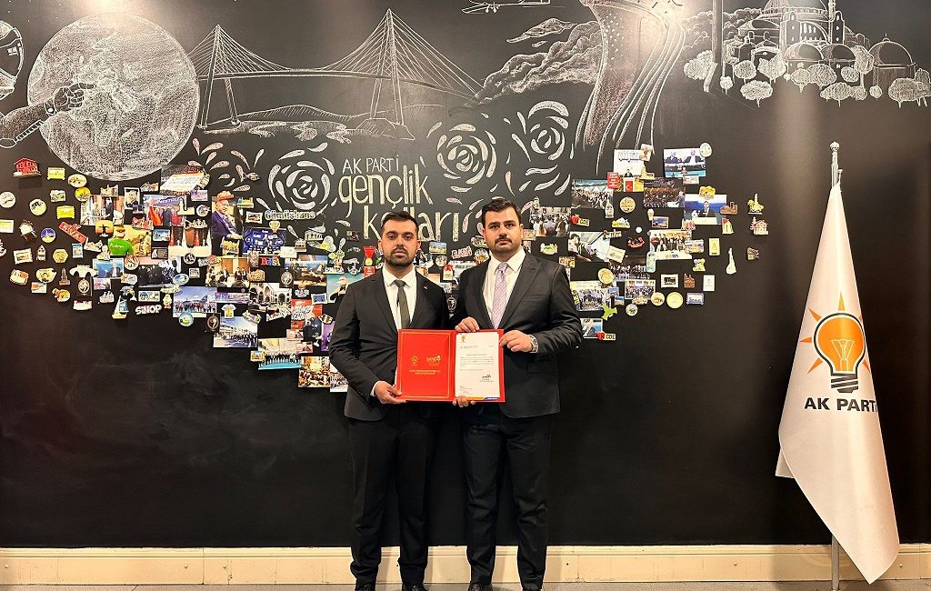AK Parti Gençlik Kolları Başkanı ve İzmir Milletvekili Eyyüp Kadir