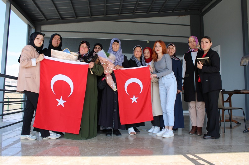 Erzincan Terzi Baba Yurdu, şehit ailelerine ev sahipliği yaparak vefa