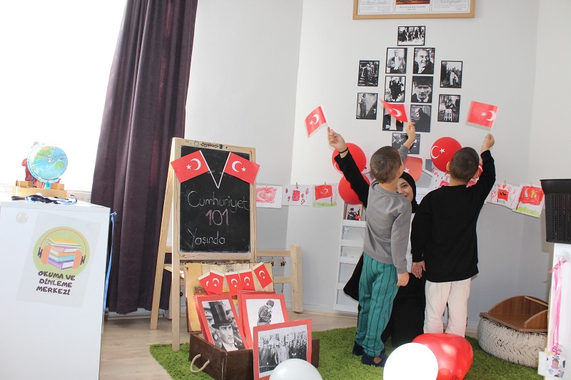 Erzincan Kız Öğrenci Yurdu öğrencileri ve Mama Hatun Anaokulu, 29
