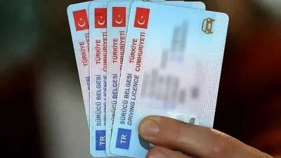İçişleri Bakanı Ali Yerlikaya, eski tip sürücü belgelerinin yenilenmesi için