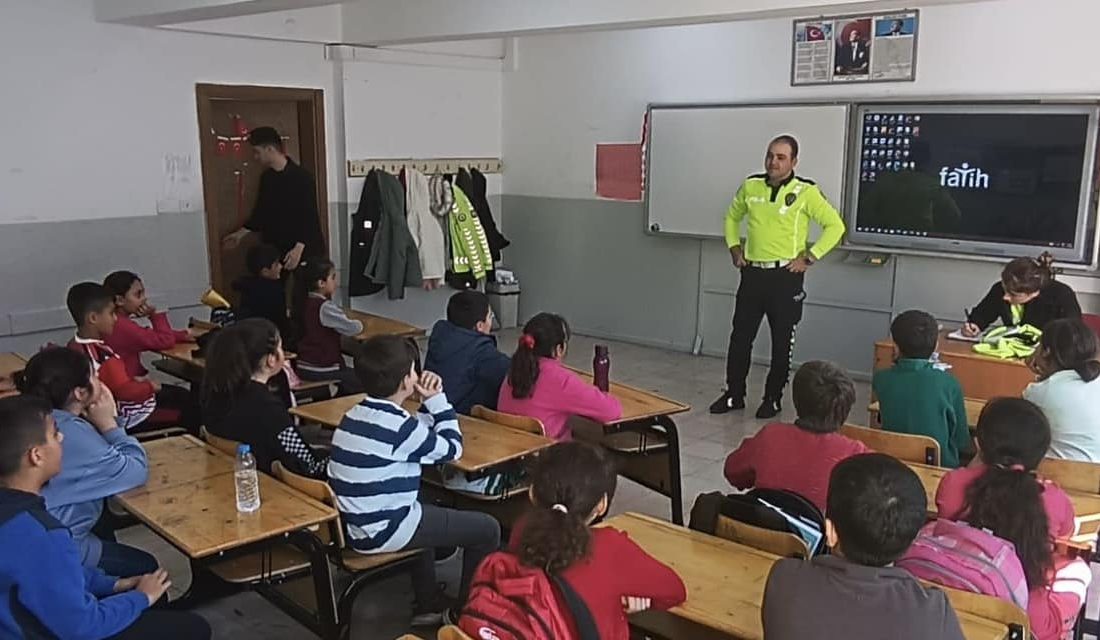 Refahiye Bölge Trafik Denetleme İstasyon Amirliği personelince,7’den 70’e Trafik Eğitimi”