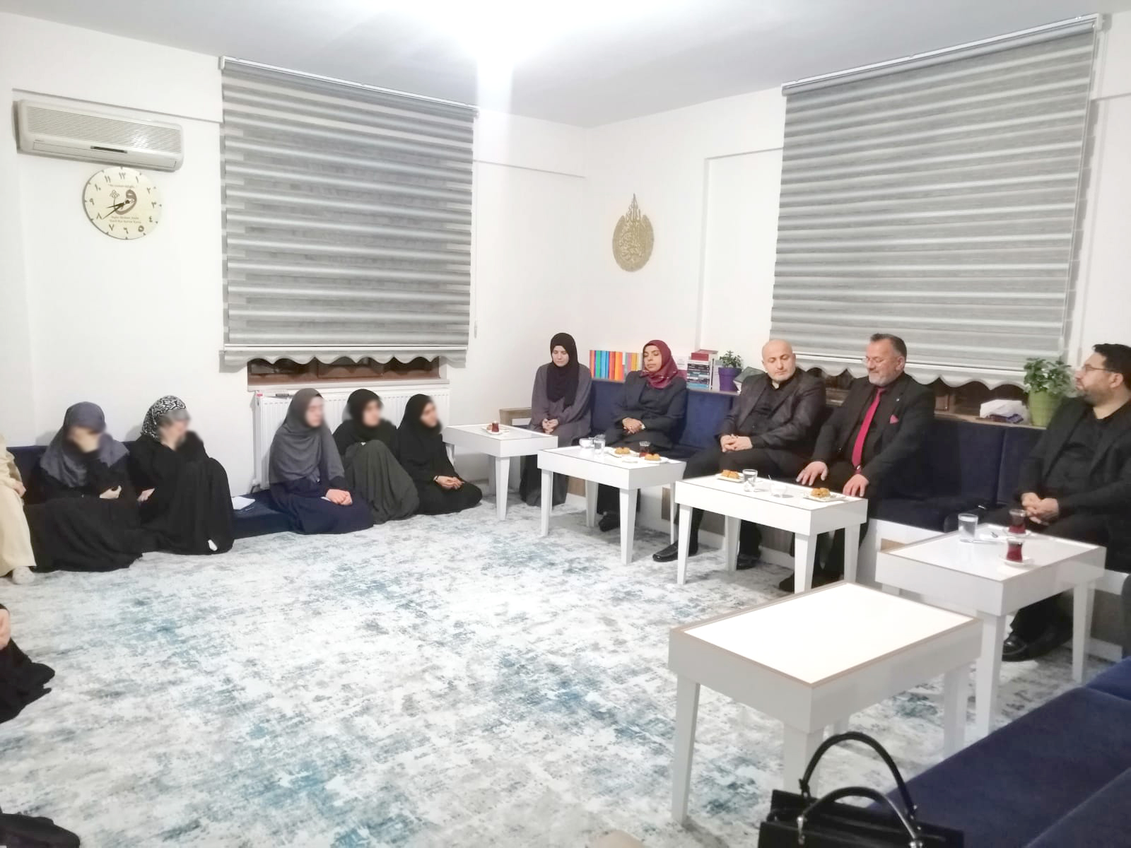 "Değerleriyle Güçlü Ailem" projesi kapsamında "Ailede Çözüm Becerileri" konulu konferans