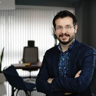 Plastik, Rekonstrüktif ve Estetik Cerrahi Uzmanı Op. Dr. Candan Mezili,