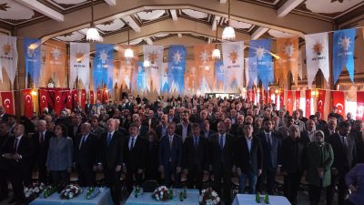 AK Parti’nin Erzincan Merkez İlçe Kongresi, İpekyolu tesislerinde yapıldı. Ak