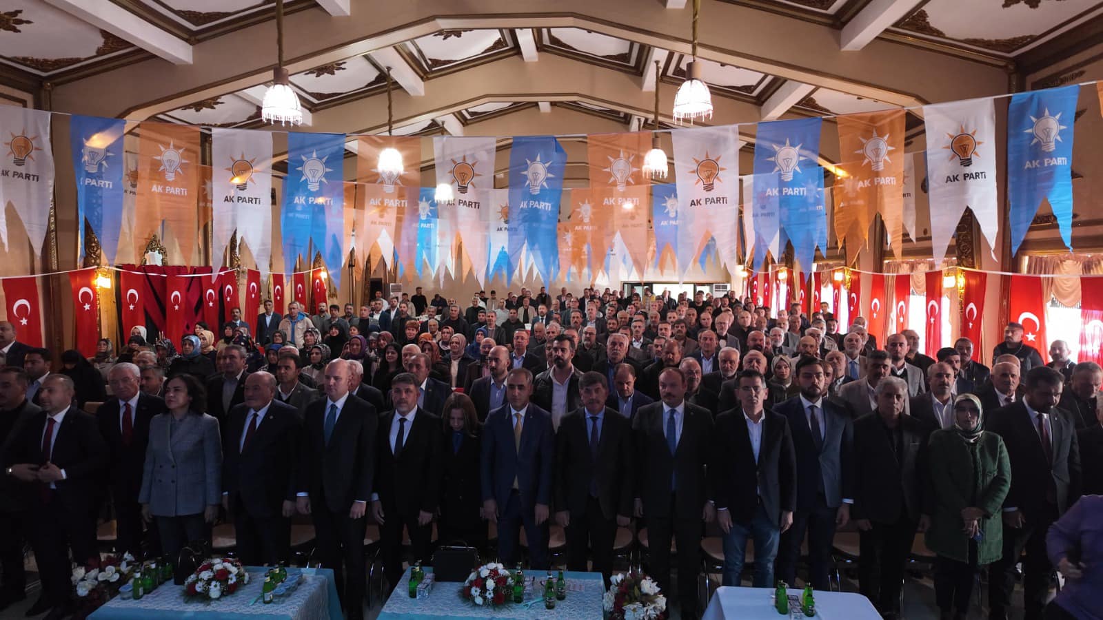 AK Parti’nin Erzincan Merkez İlçe Kongresi, İpekyolu tesislerinde yapıldı. Ak