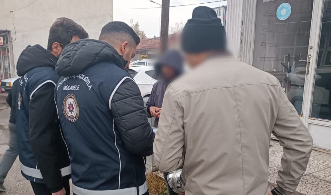 Erzincan Polisi Düzensiz Göç ile Mücadeleye yönelik Huzur Uygulaması kapsamında